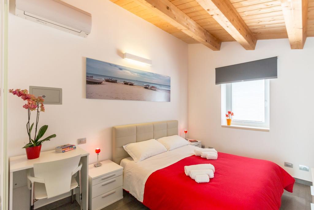 B&B Bianco E Blu Марина-ди-Рагуза Экстерьер фото